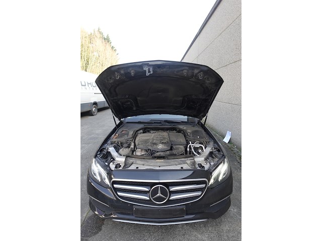 Mercedes e200 - afbeelding 17 van  19