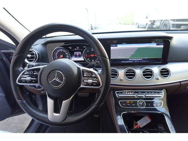 Mercedes e200 - afbeelding 7 van  19