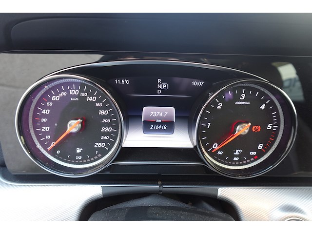 Mercedes e200 - afbeelding 9 van  19