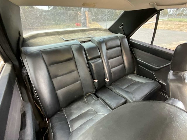 Mercedes e230w124 oldtimer - afbeelding 9 van  34