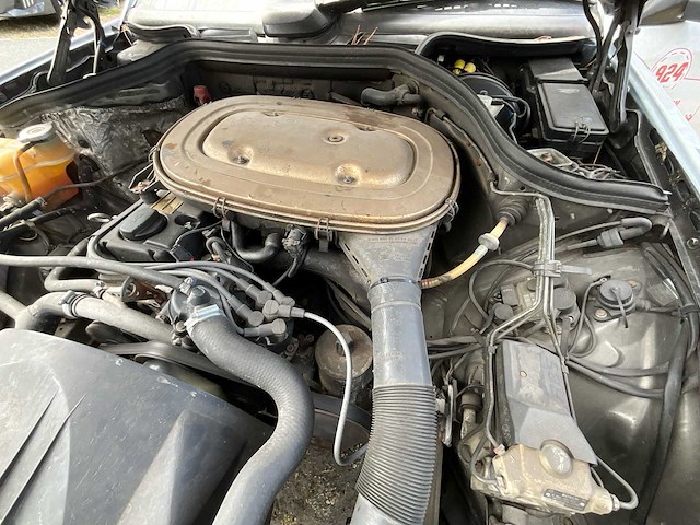 Mercedes e230w124 oldtimer - afbeelding 25 van  34