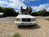 Mercedes e230w124 oldtimer - afbeelding 33 van  34