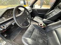 Mercedes e230w124 oldtimer - afbeelding 34 van  34