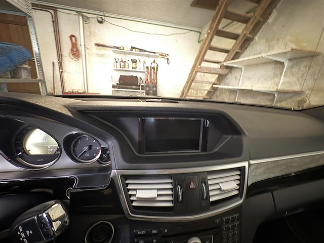 Mercedes e300 cdi - afbeelding 8 van  27