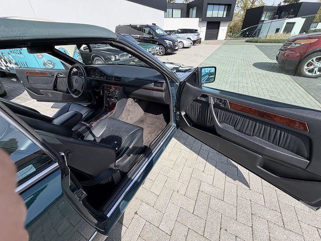 Mercedes e320 - afbeelding 7 van  26