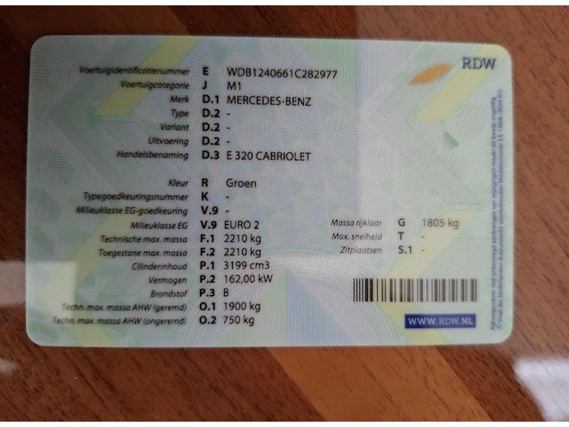 Mercedes e320 - afbeelding 18 van  26