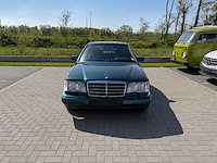 Mercedes e320 - afbeelding 12 van  26