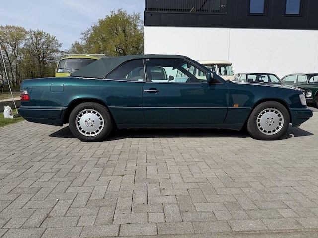 Mercedes e320 - afbeelding 21 van  26