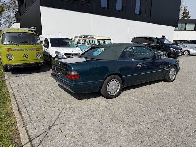 Mercedes e320 - afbeelding 22 van  26