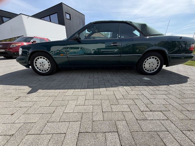 Mercedes e320 - afbeelding 26 van  26