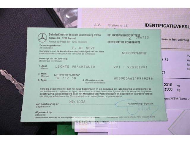 Mercedes lichte vrachtwagen - afbeelding 6 van  23