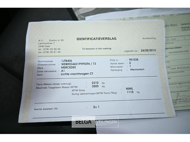 Mercedes lichte vrachtwagen - afbeelding 8 van  23