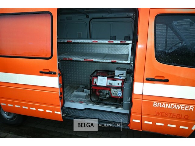 Mercedes lichte vrachtwagen - afbeelding 15 van  23