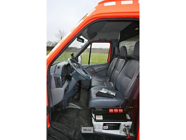 Mercedes lichte vrachtwagen - afbeelding 22 van  23