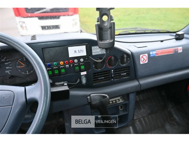 Mercedes lichte vrachtwagen - afbeelding 23 van  23