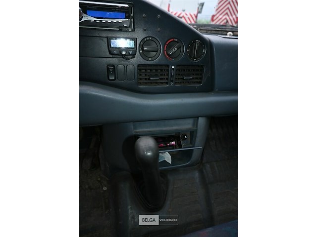 Mercedes lichte vrachtwagen - afbeelding 4 van  26