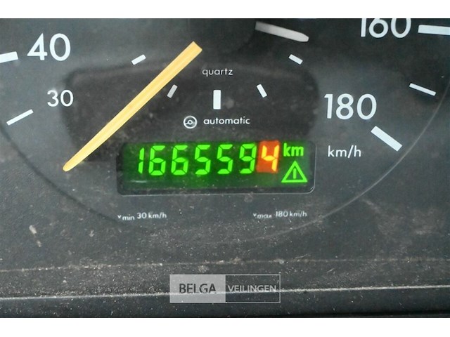 Mercedes lichte vrachtwagen - afbeelding 6 van  26