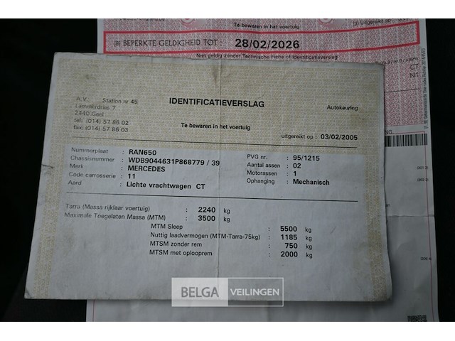 Mercedes lichte vrachtwagen - afbeelding 11 van  26