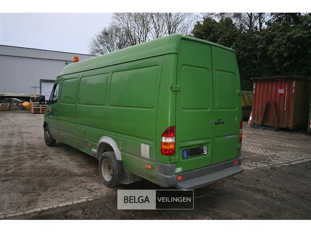 Mercedes lichte vrachtwagen - afbeelding 15 van  26