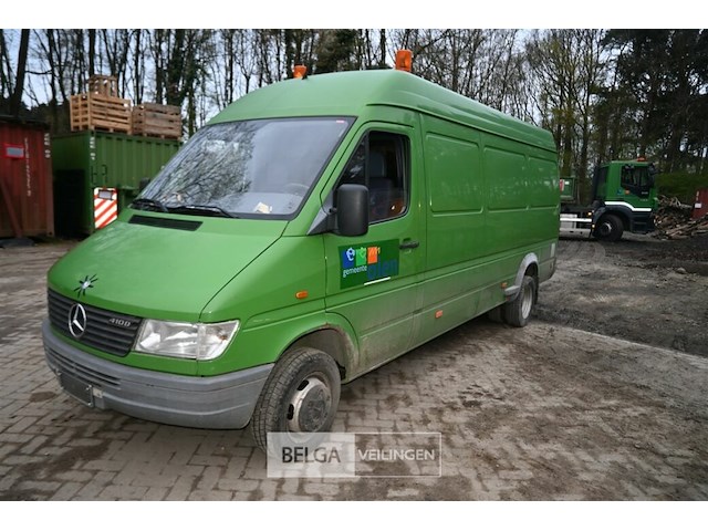 Mercedes lichte vrachtwagen - afbeelding 17 van  26