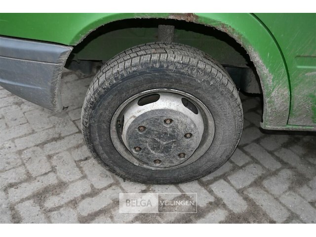 Mercedes lichte vrachtwagen - afbeelding 19 van  26