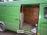 Mercedes lichte vrachtwagen - afbeelding 21 van  26