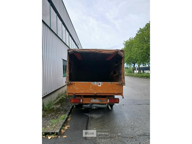 Mercedes lichte vrachtwagen - afbeelding 4 van  10