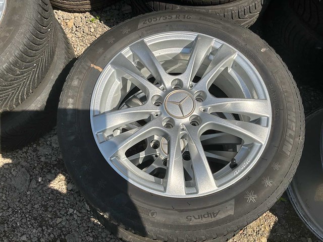 Mercedes multi-merk set van 4 mercedes-banden + velgen - afbeelding 2 van  11