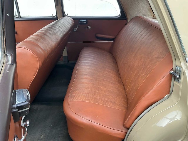 Mercedes ponton 190 oldtimer - afbeelding 8 van  25