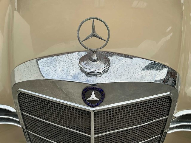 Mercedes ponton 190 oldtimer - afbeelding 13 van  25