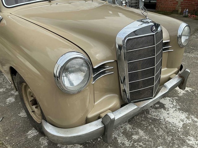 Mercedes ponton 190 oldtimer - afbeelding 15 van  29