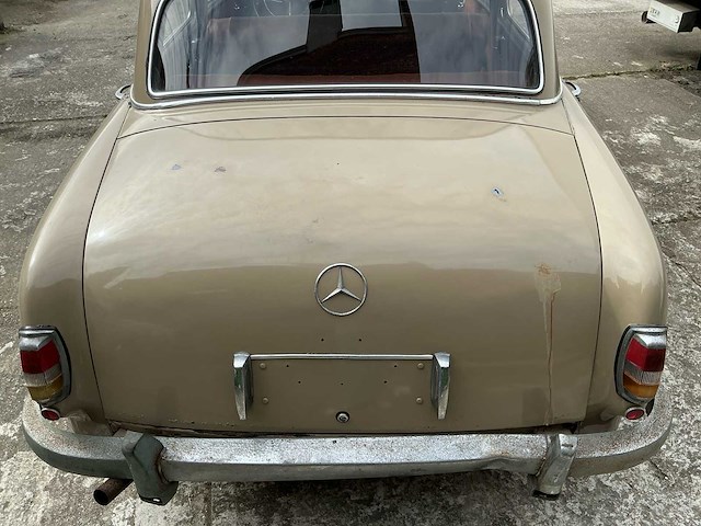Mercedes ponton 190 oldtimer - afbeelding 20 van  29