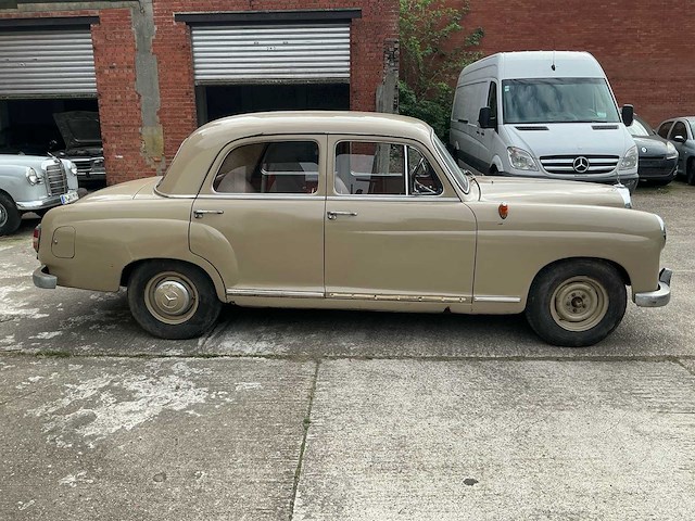 Mercedes ponton 190 oldtimer - afbeelding 26 van  29