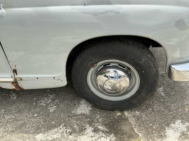 Mercedes ponton 190d oldtimer - afbeelding 5 van  24