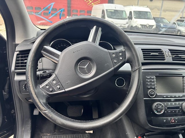 Mercedes r-klasse - afbeelding 13 van  13