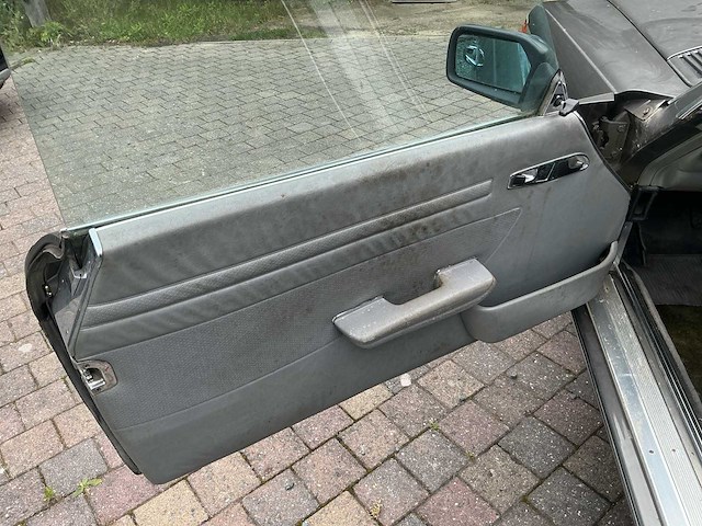 Mercedes r107 sl280 oldtimer - afbeelding 15 van  32