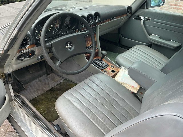 Mercedes r107 sl280 oldtimer - afbeelding 16 van  32