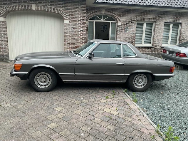 Mercedes r107 sl280 oldtimer - afbeelding 12 van  32