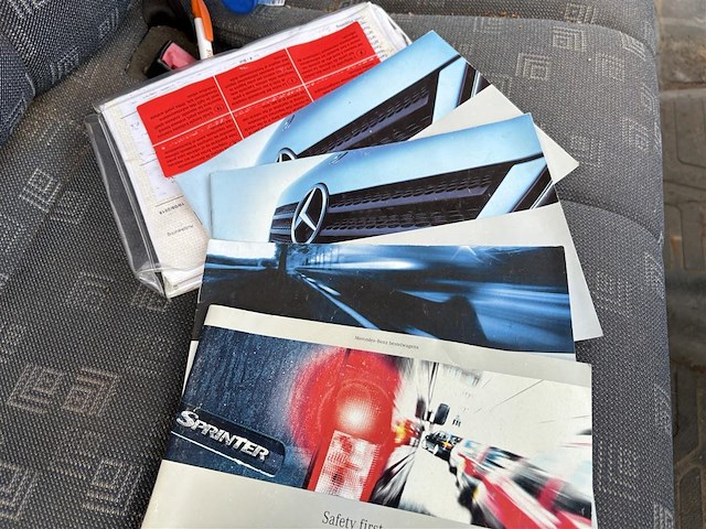 Mercedes sprinter 208cdi - afbeelding 21 van  33