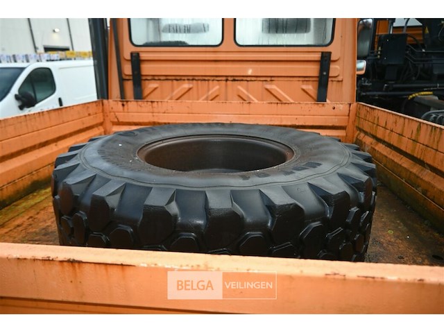 Mercedes unimog vrachtwagen - afbeelding 9 van  19
