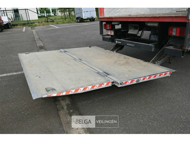Mercedes vario vrachtwagen - afbeelding 29 van  30