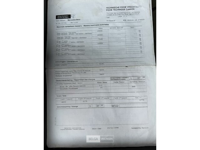 Mercedes vrachtwagen met containersysteem en fassi kraan - afbeelding 3 van  23