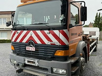 Mercedes vrachtwagen met containersysteem en fassi kraan - afbeelding 5 van  23