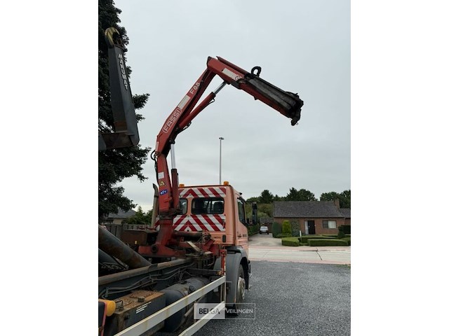 Mercedes vrachtwagen met containersysteem en fassi kraan - afbeelding 7 van  23