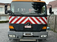 Mercedes vrachtwagen met containersysteem en fassi kraan - afbeelding 12 van  23