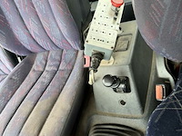 Mercedes vrachtwagen met containersysteem en fassi kraan - afbeelding 19 van  23