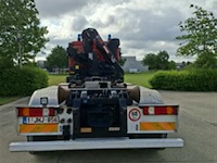 Mercedes vrachtwagen met haakarm en kraan - afbeelding 3 van  21