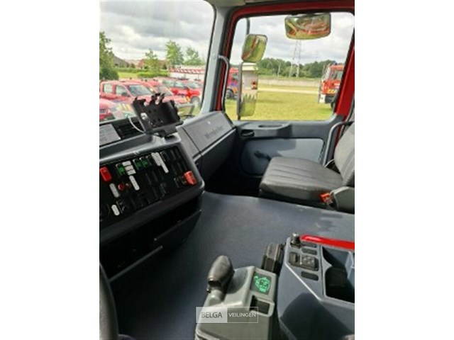 Mercedes vrachtwagen met haakarm en kraan - afbeelding 5 van  21