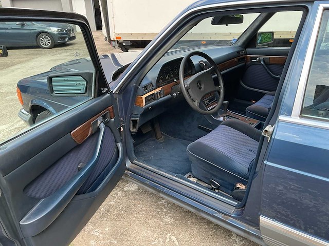 Mercedes w126 380se oldtimer - afbeelding 6 van  27