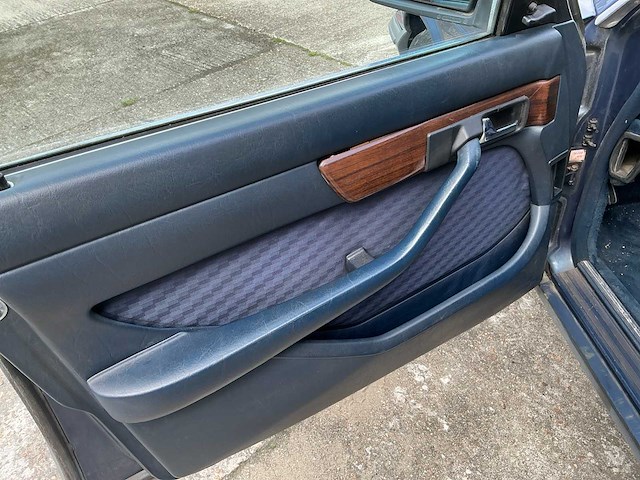 Mercedes w126 380se oldtimer - afbeelding 7 van  27